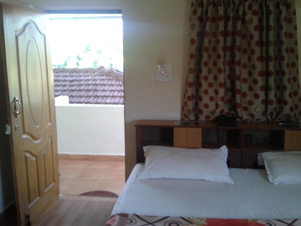 Ancora Beach Resort Baga Kültér fotó